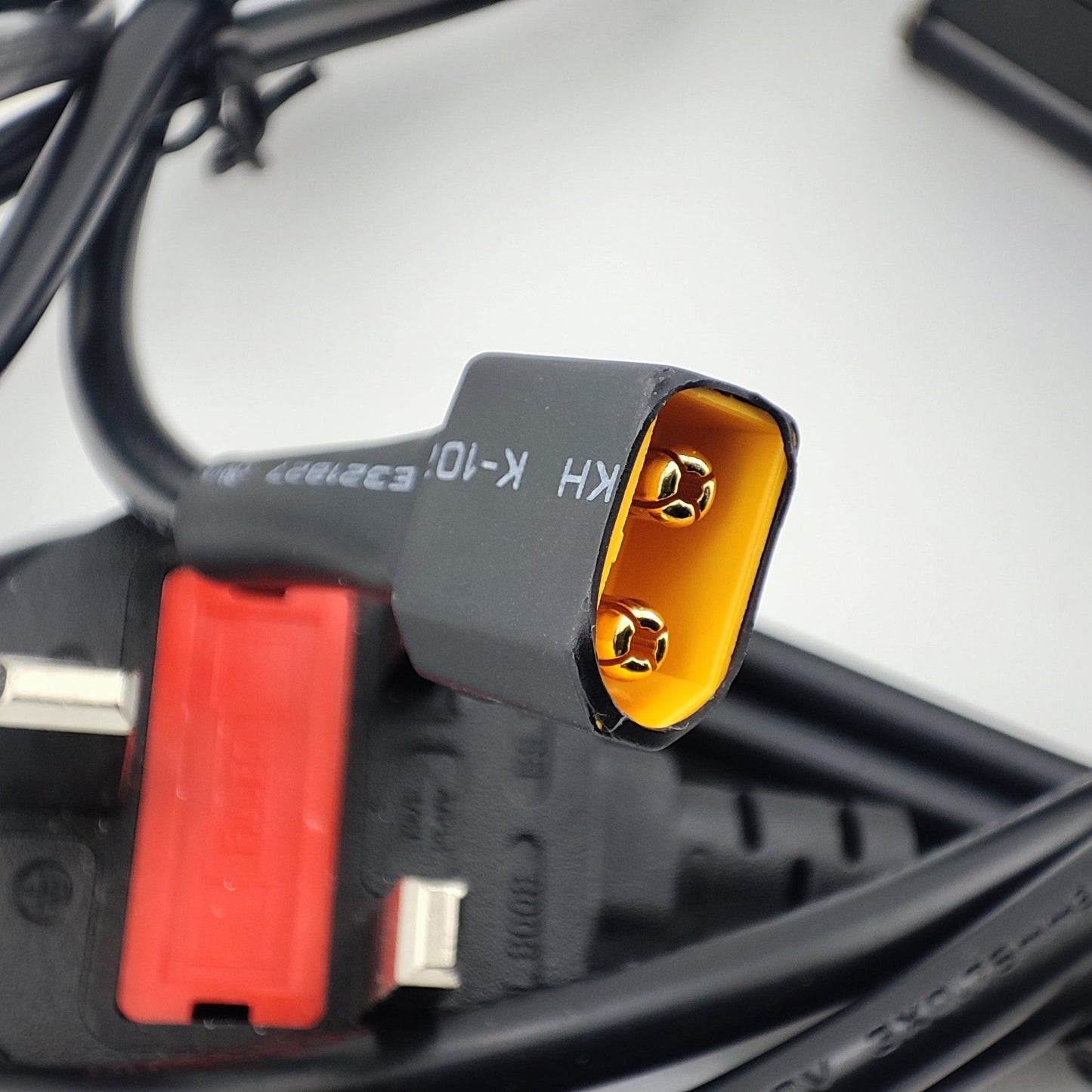 XT60 58.8V 5A Li-ion Battery Charger for 14S 52V Battery with Display